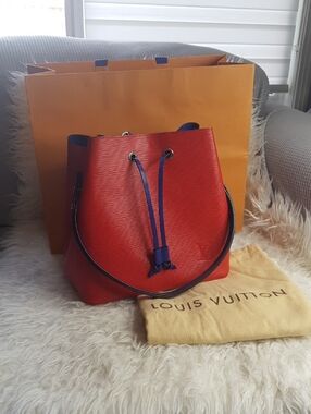 Auth Louis Vuitton Red Epi NeoNoe Leather Bucket Shoulder Bag with Blue Trim